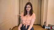 Video Bokep Je jouis sur les lunettes de ma demi soeur russe MOFOS21 hot