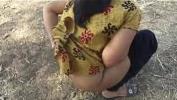 Bokep Video outdoor risky sex with indian bhabhi doing pee and filmed by her husband terbaru