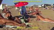 Bokep Mobile PASEANDO POR PLAYA NUDISTA