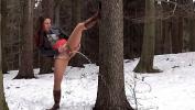 Bokep Video Piss desperation sets in for this sexy brunette who is walking through the forest so she lifts one leg up and rips her pantyhose before spraying a huge piss stream over the snow gratis