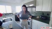 Nonton Video Bokep My big titted stepmom fucked me before breakfast mp4