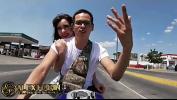 Video Bokep Terbaru Exibe a su novia en la moto mp4